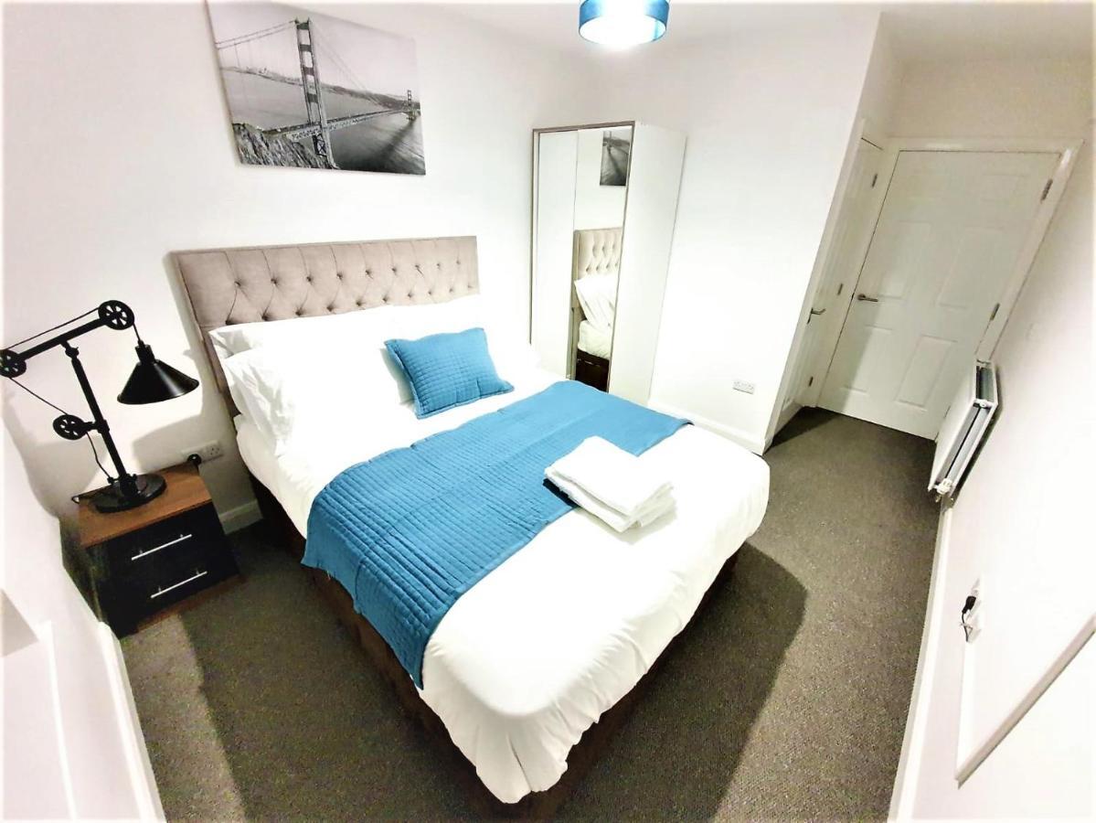 Manchester Holiday Apartment * Манчестер