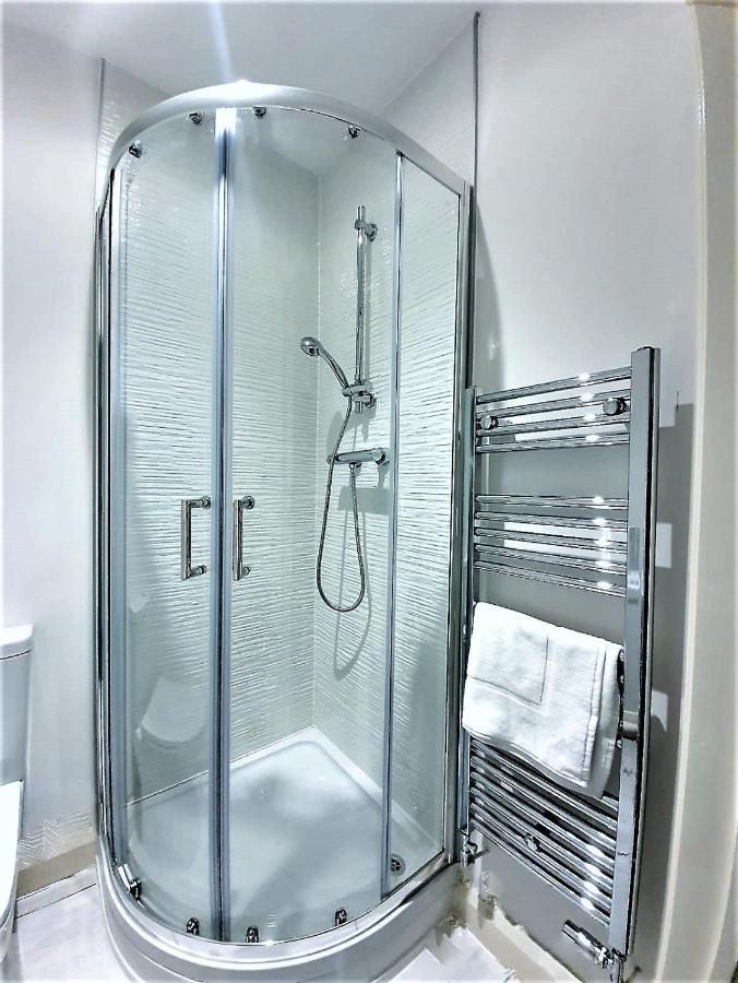 Manchester Holiday Apartment * Манчестер